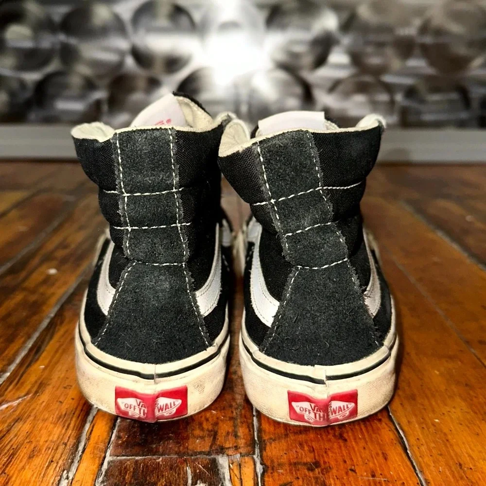 Vans Sk8-Hi Sneakers Unisex M7 W8.5 Black White Suede Lace Up Walking Shoes